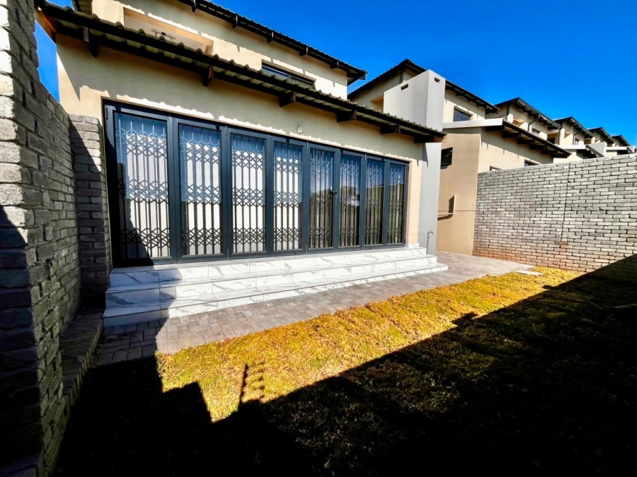 To Let 4 Bedroom Property for Rent in Cashan North West